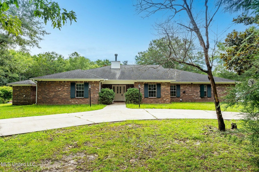 1 Exterior (1 of 3)