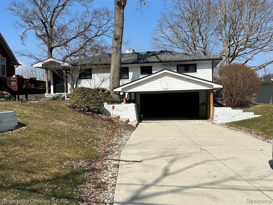 7046 Colony Dr, West Bloomfield, MI 48323 - photo 1