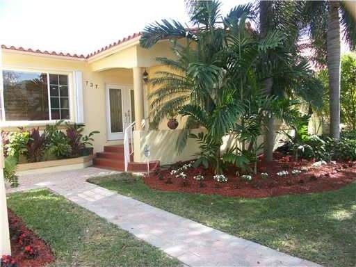 737 Glenridge Rd, Key Biscayne, FL 33149 - photo 1