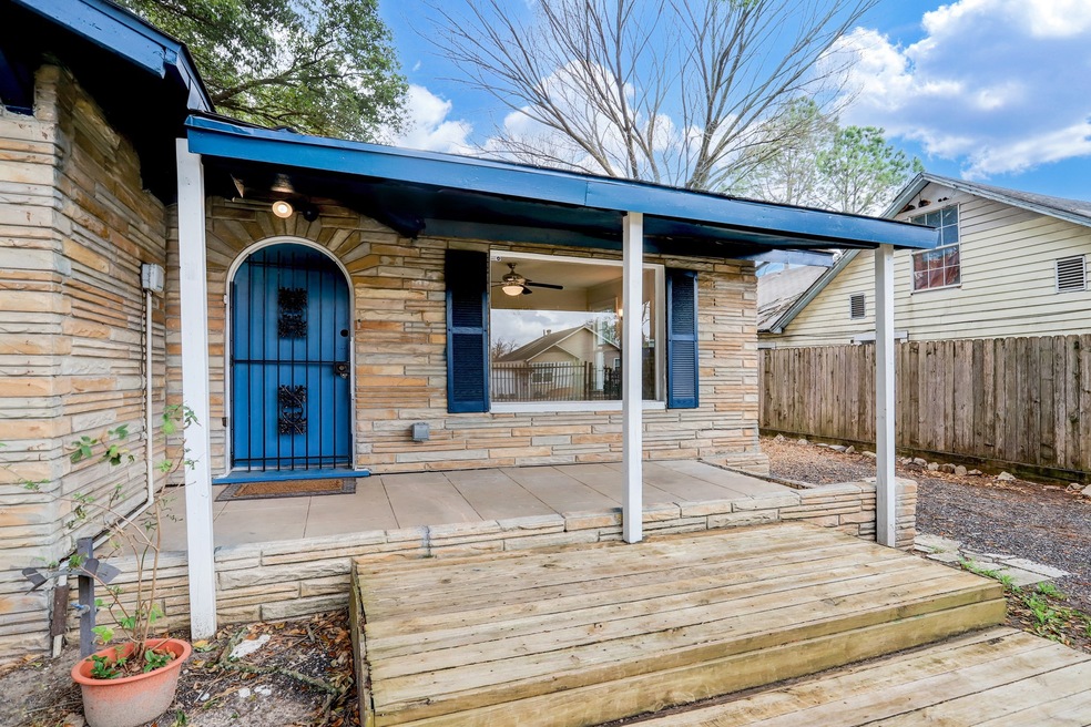 210 Caplin St, Houston, TX 77022 - photo 1