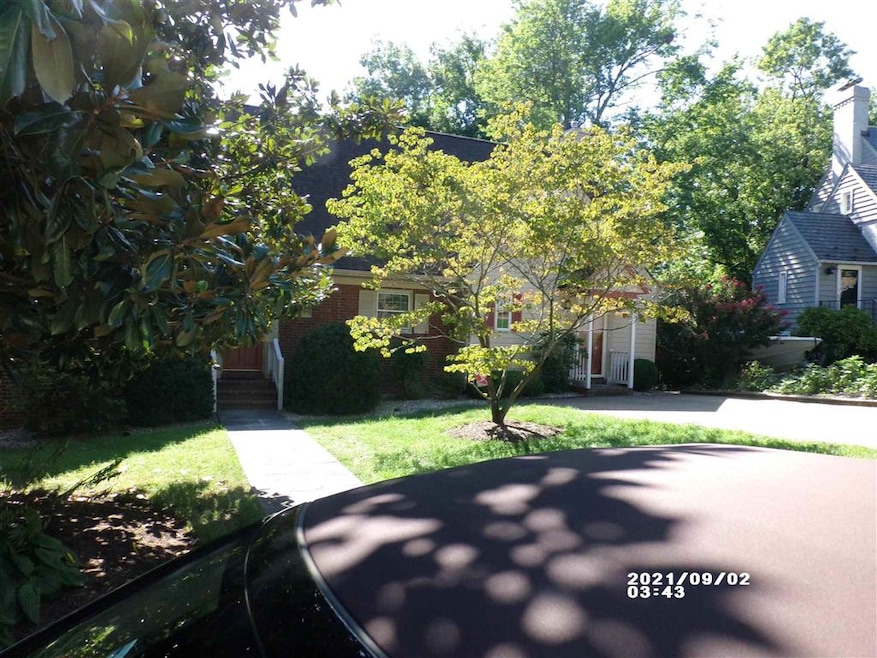 801 Oak Ave, Waynesboro, VA 22980 - photo 1