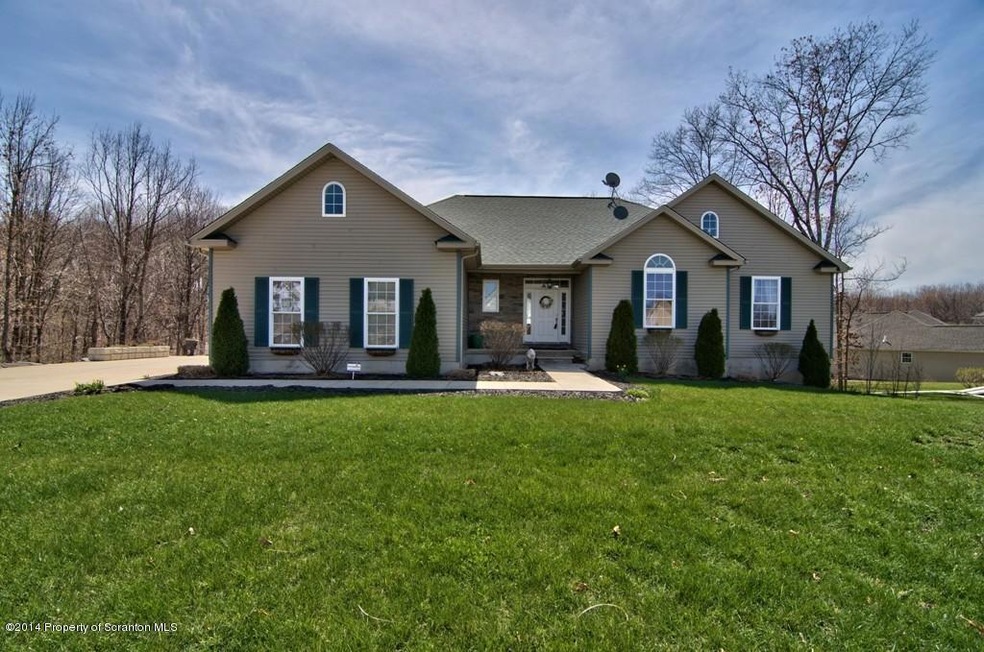 113 S Acorn Hill Dr, Olyphant, PA 18447 - photo 1