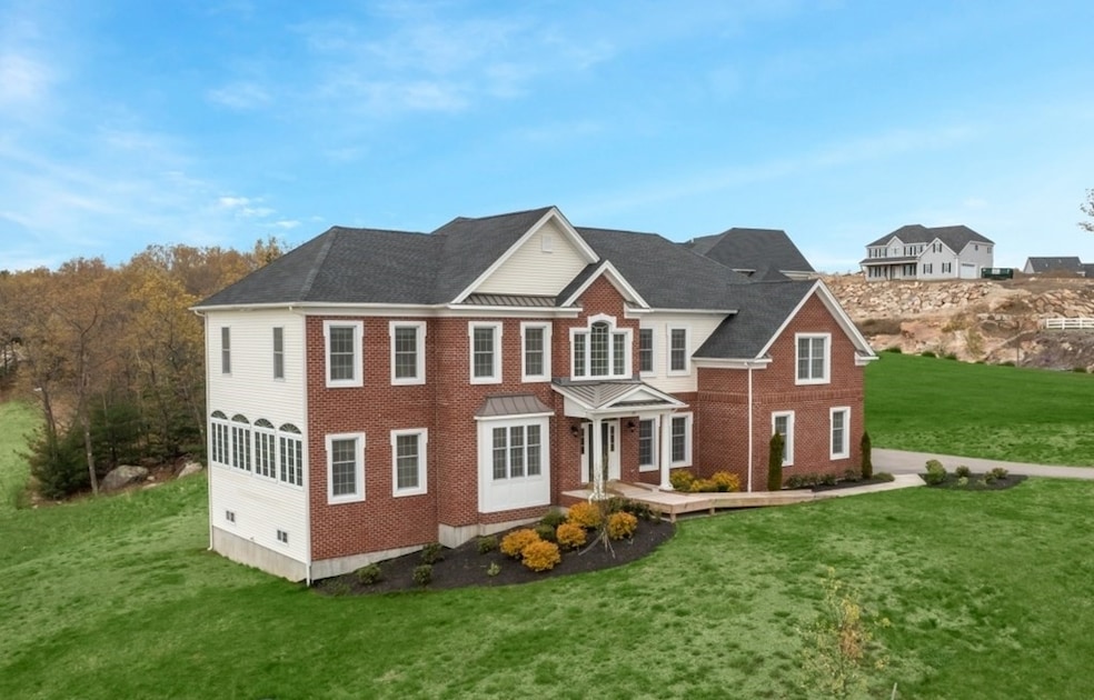 29 Hiawatha Trail, Holliston, MA 01746 - photo 1