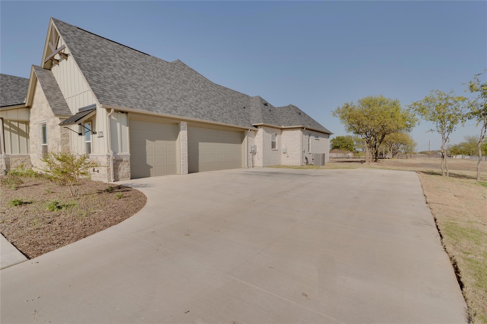 173 Frontera Dr, Decatur, TX 76234 - photo 1