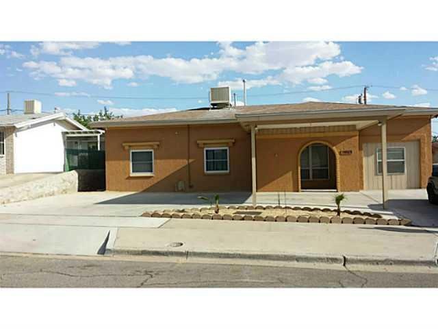 10476 Chinaberry Dr, El Paso, TX 79925 - photo 1