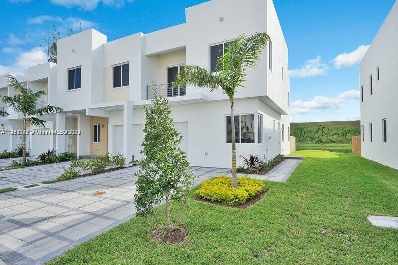 7241 NW 102nd Place unit 7241, Doral, FL 33178 - photo 1