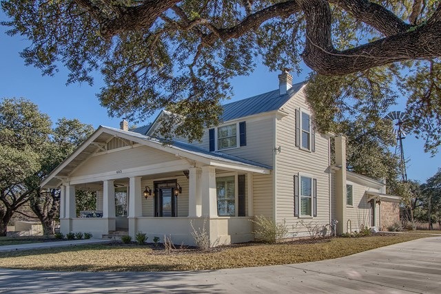 403 W Live Oak St, Fredericksburg, TX 78624 - photo 1