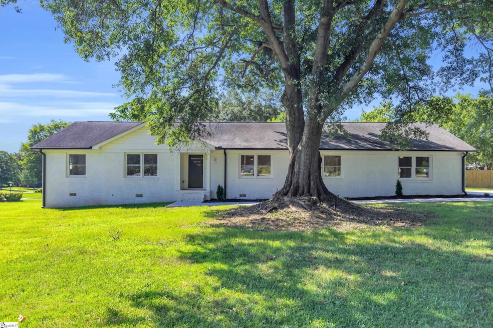 2 Melbourne Ln, Greenville, SC 29615 - photo 1