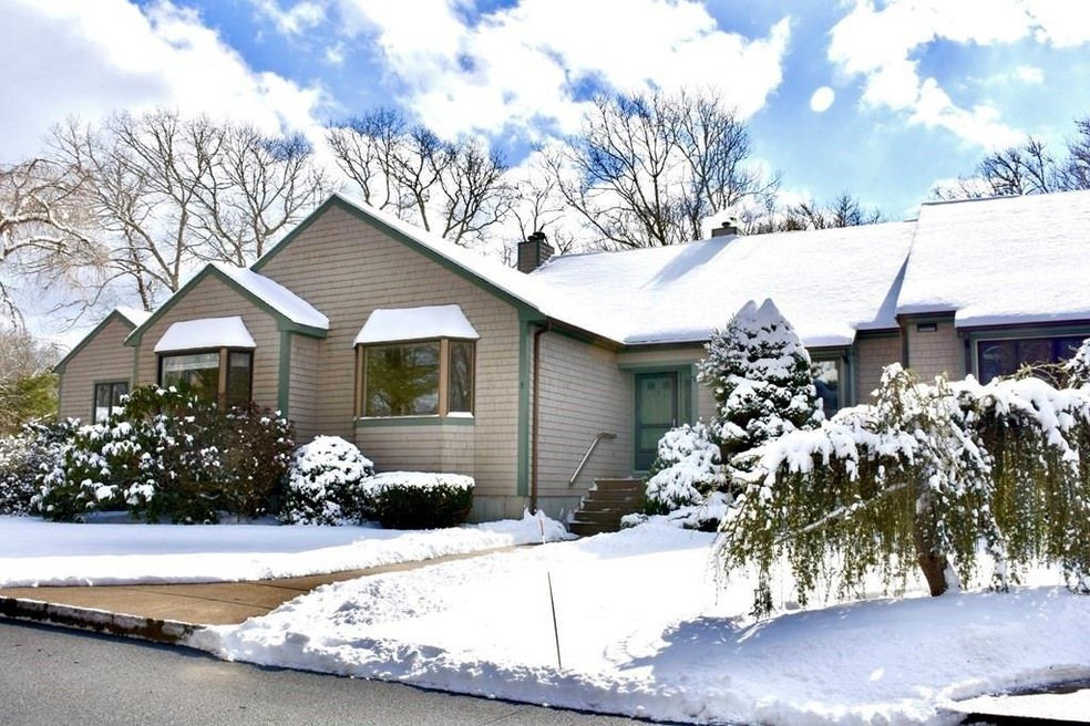 5 Country Way, South Dartmouth, MA 02748 - photo 1