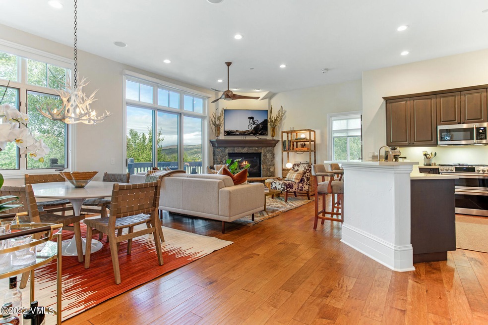 673 Sawatch Dr-001-020-Living Room-MLS_S