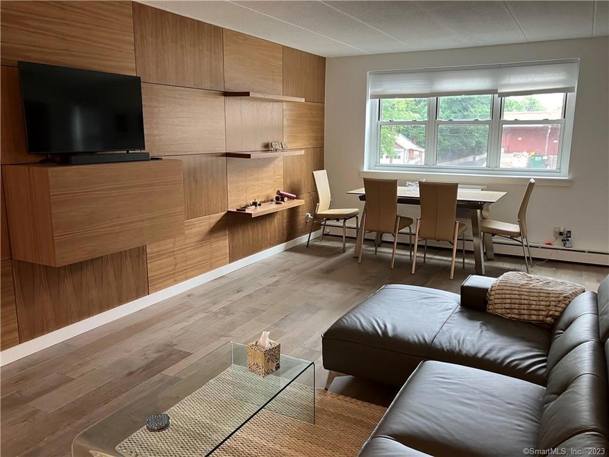 Hyde Park unit 2W, Stamford, CT 06907 - photo 1