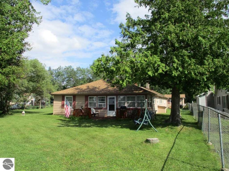 2932 W Lakeside Dr, West Branch, MI 48661 - photo 1