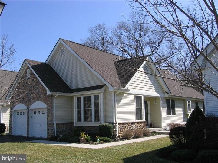 39 Bear Meade Dr, Trenton, NJ 08691 - photo 1