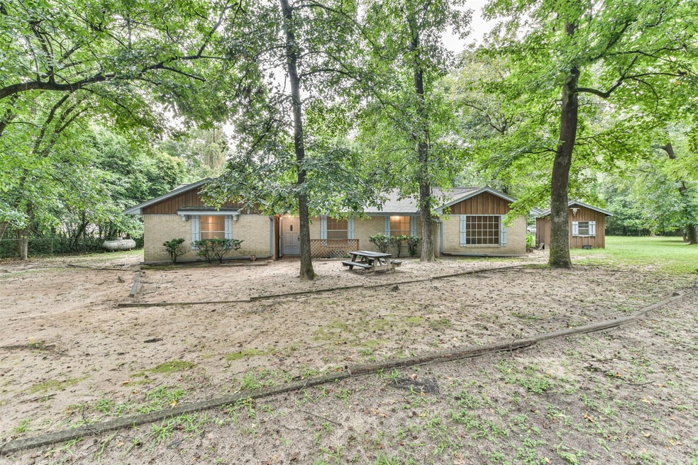 10521 Skyridge Dr, Conroe, TX 77385 - photo 1