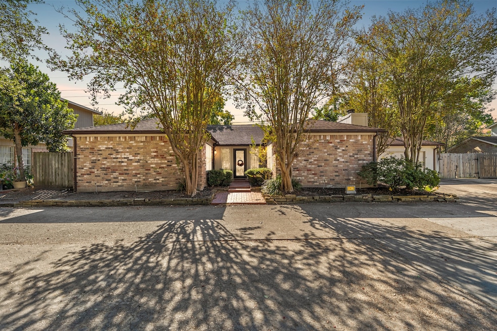 12800 Briar Forest Drive Unit#126 is a lovely single story home offering 1,909 sqft of living space, and 2-3 bedrooms.