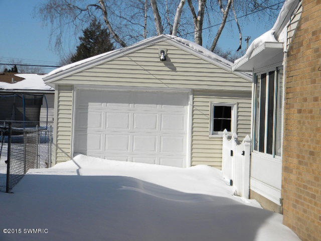 1797 Carlton Ave NE, Grand Rapids, MI 49505 - photo 1