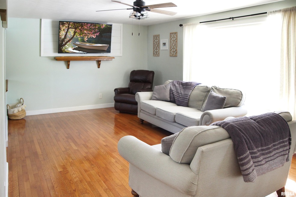 4818 N Koerner Rd, Peoria, IL 61615 - photo 1