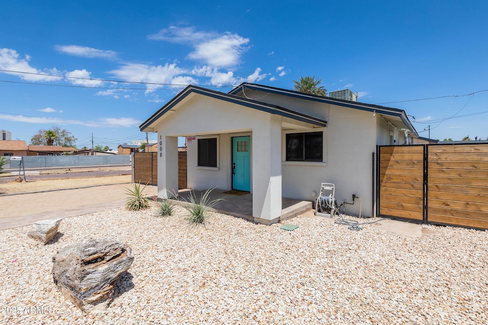 1011 E Amelia Ave, Phoenix, AZ 85014 - photo 1