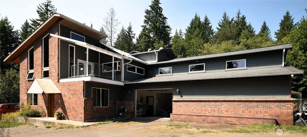 961 NE Snowcap Dr, Tahuya, WA 98588 - photo 1