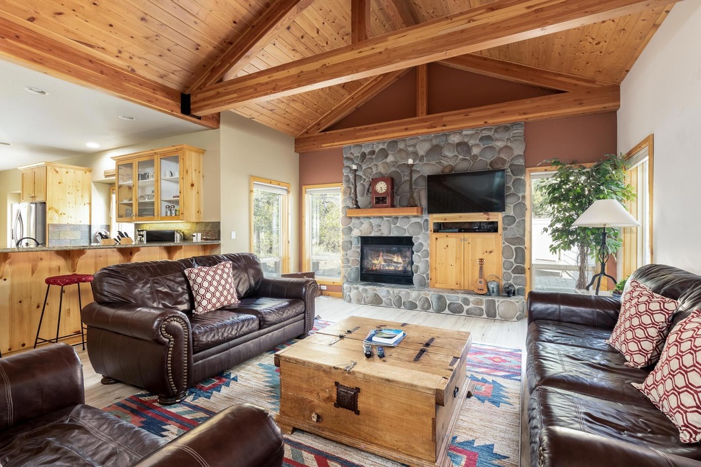 17852 Pro Staff Ln unit 15, Sunriver, OR 97707 - photo 1