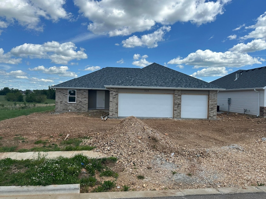 1324 N Maxine Ave, Nixa, MO 65714 - photo 1