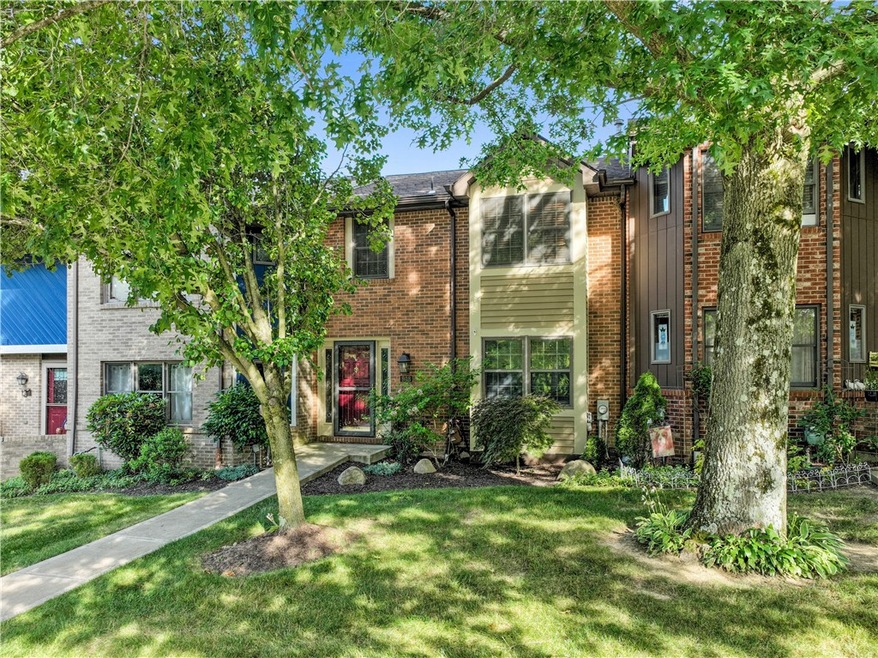 Welcome to 908 Canterbury Dr. in the Canterbury Co