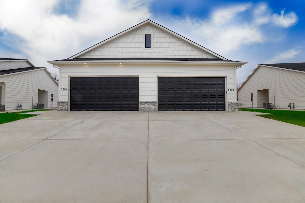 5259 N Pinecrest Ct, Bel Aire, KS 67220 - photo 1