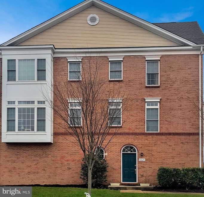 42620 Pine Forest Dr, Chantilly, VA 20152 - photo 1