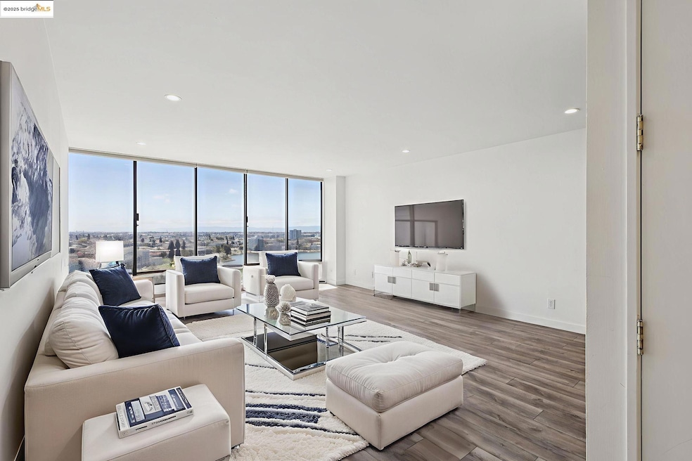 Under Contract $489,000