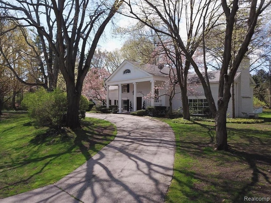 165 Harlan Dr, Bloomfield Hills, MI 48304 - photo 1