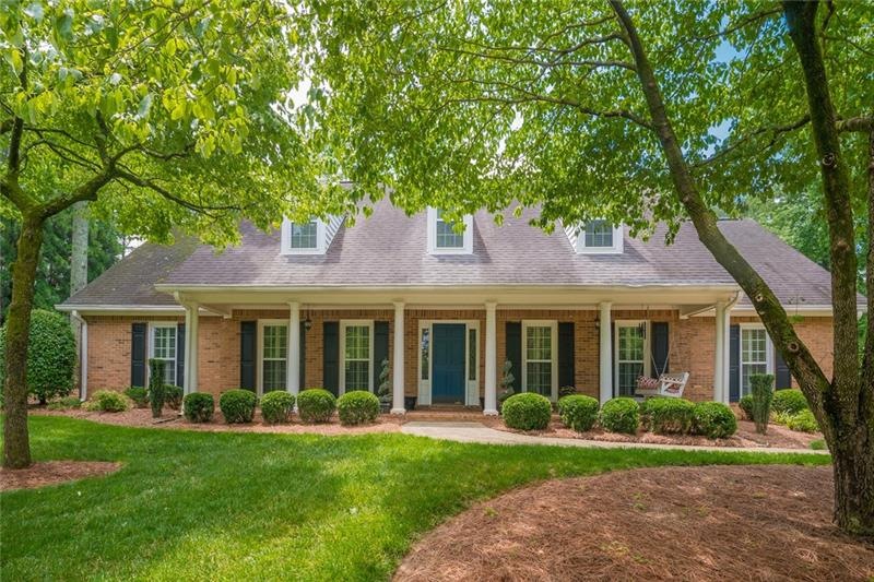 300 Saddlebrook Dr, Roswell, GA 30075 - photo 1