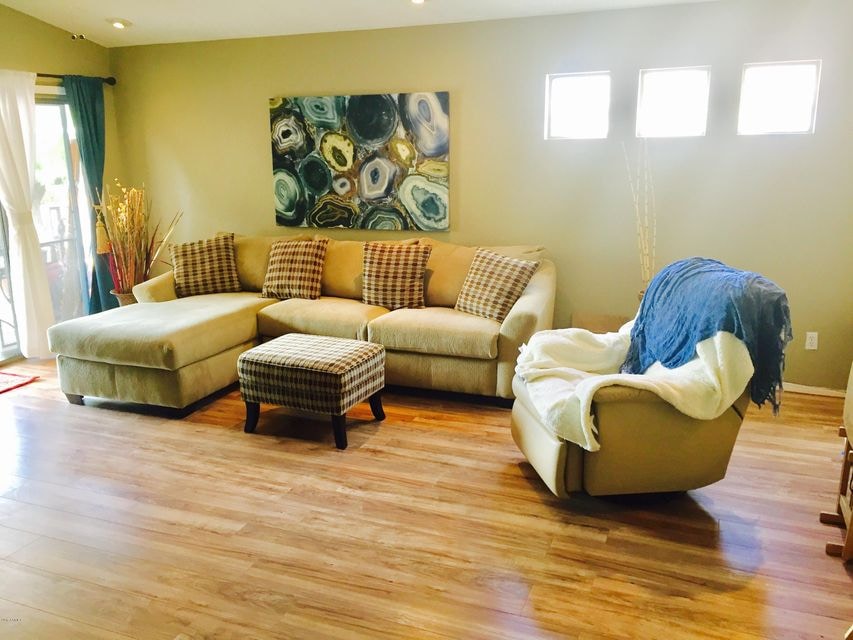 Family room 1