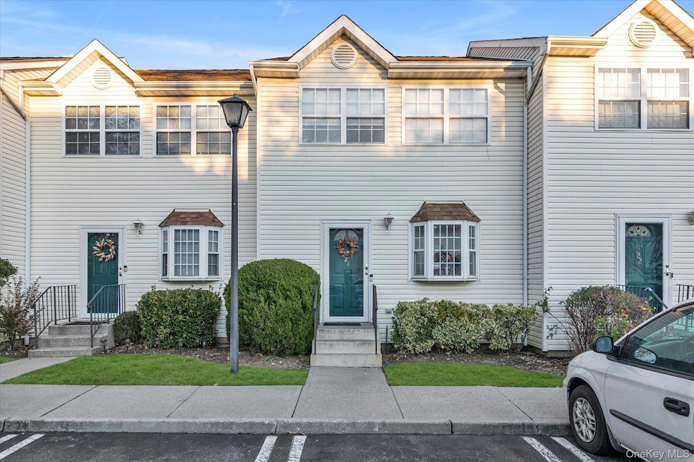 1027 Jerusalem Ave unit 121, Uniondale, NY 11553 - photo 1