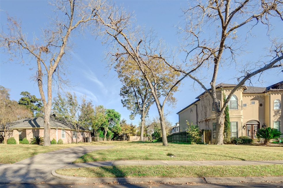 1730 Bayram Dr, Houston, TX 77055 - photo 1