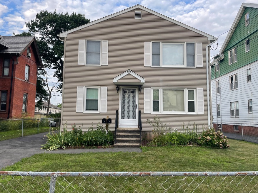 136 Maple St, New Britain, CT 06051 - photo 1