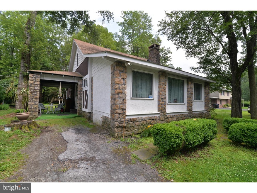 318 Lake Front Dr, Orwigsburg, PA 17961 - photo 1