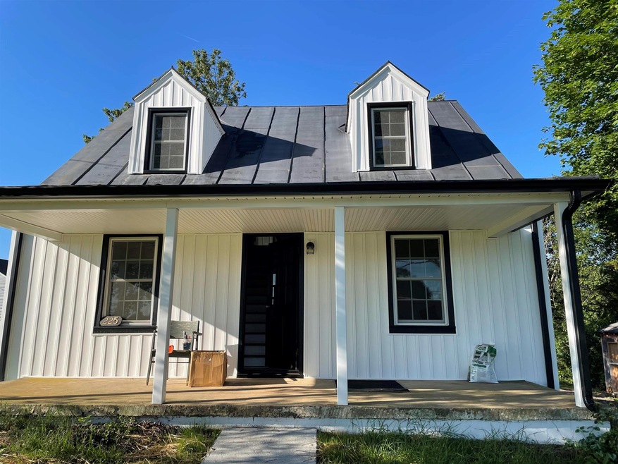 225 Hermitage Rd, Staunton, VA 24401 - photo 1
