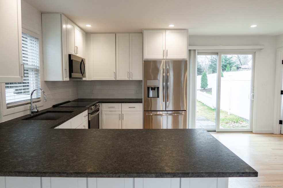 61 Vitti St, New Canaan, CT 06840 - photo 1