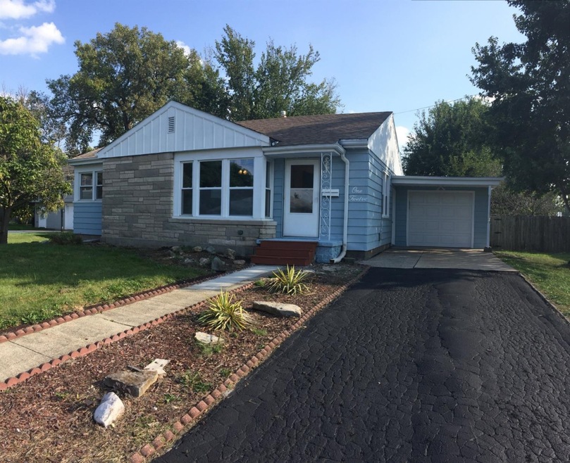 112 Matteson St, Dyer, IN 46311 - photo 1