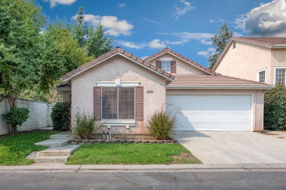 Pull right up to this darling home!