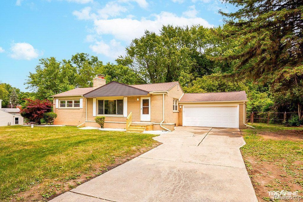 1348 Westwood Dr, Flint, MI 48532 - photo 1