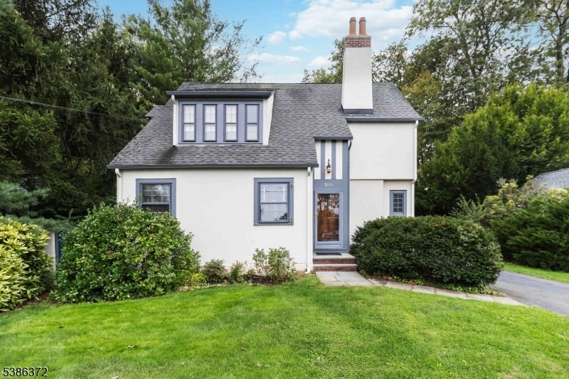 Pending $799,000 • Co-Listing Agent