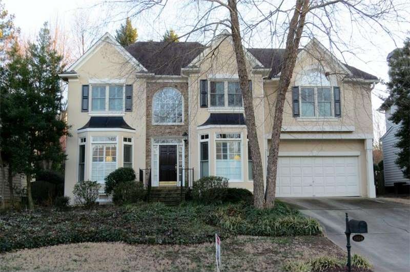 Sought after John Weiland Community - Paces Green