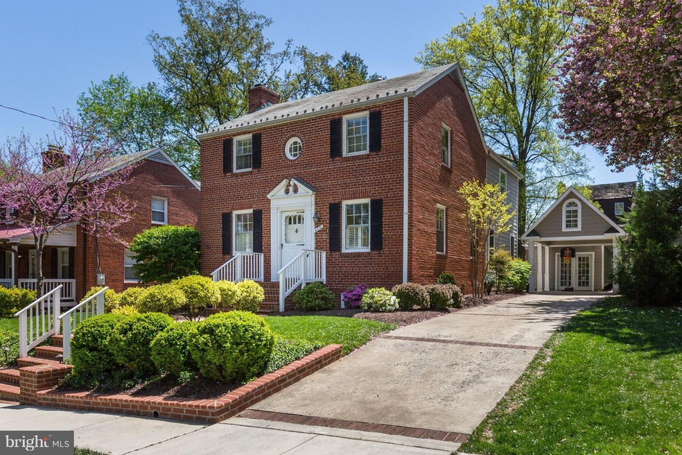 4330 Kentbury Dr, Bethesda, MD 20814 - photo 1