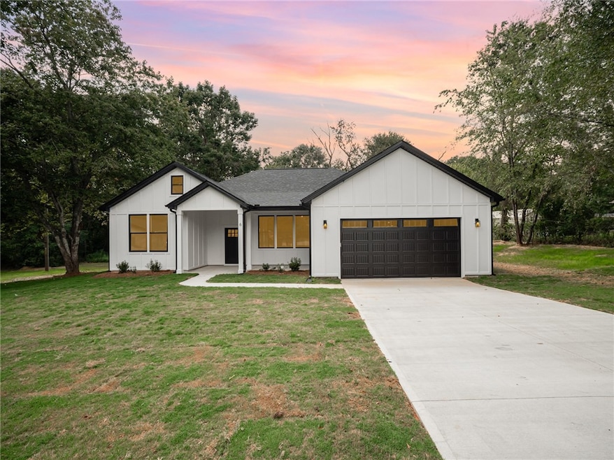 6 Gavin Place, Taylors, SC 29687 - photo 1