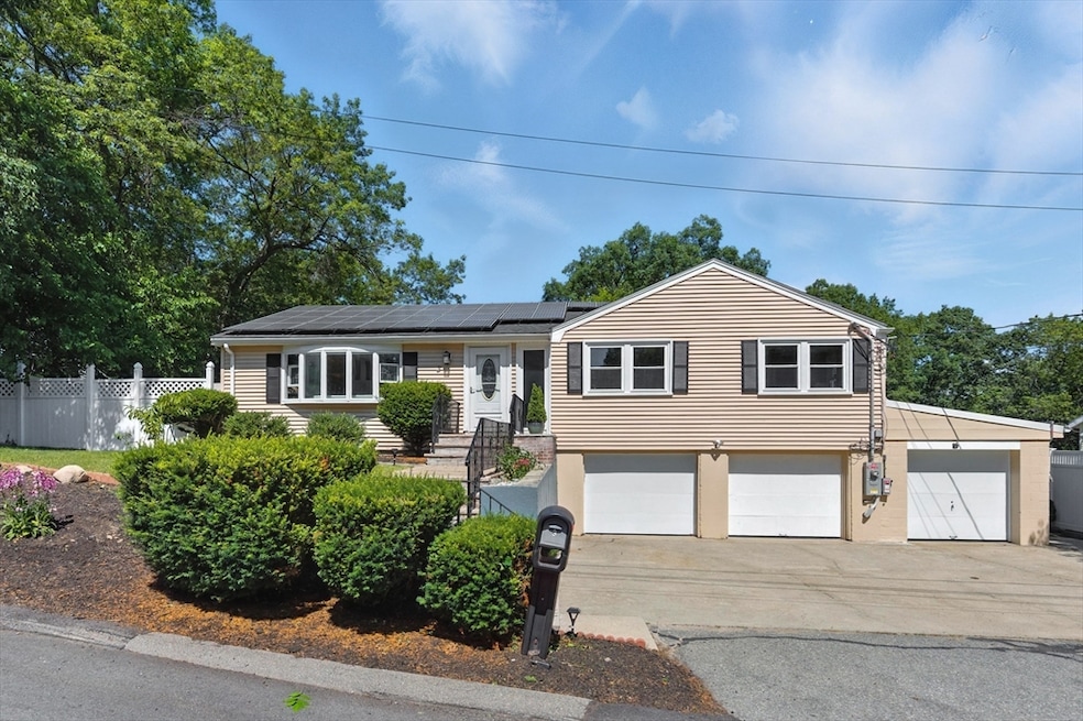 Pending $749,900