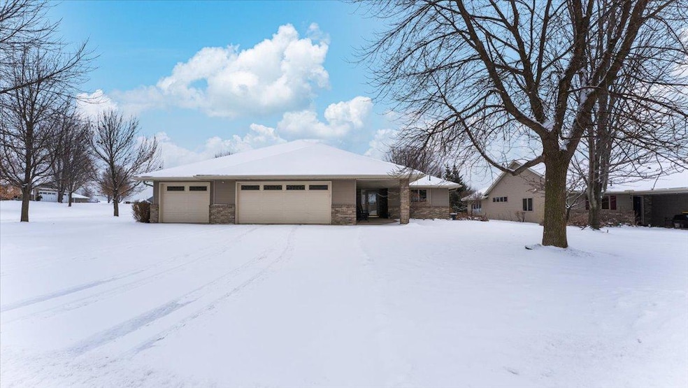 811 Westland St, New London, MN 56273 - photo 1