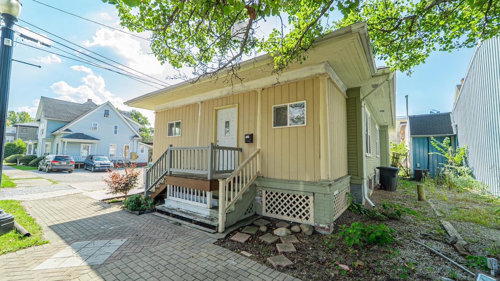 706 Detroit St, La Porte, IN 46350 - photo 1