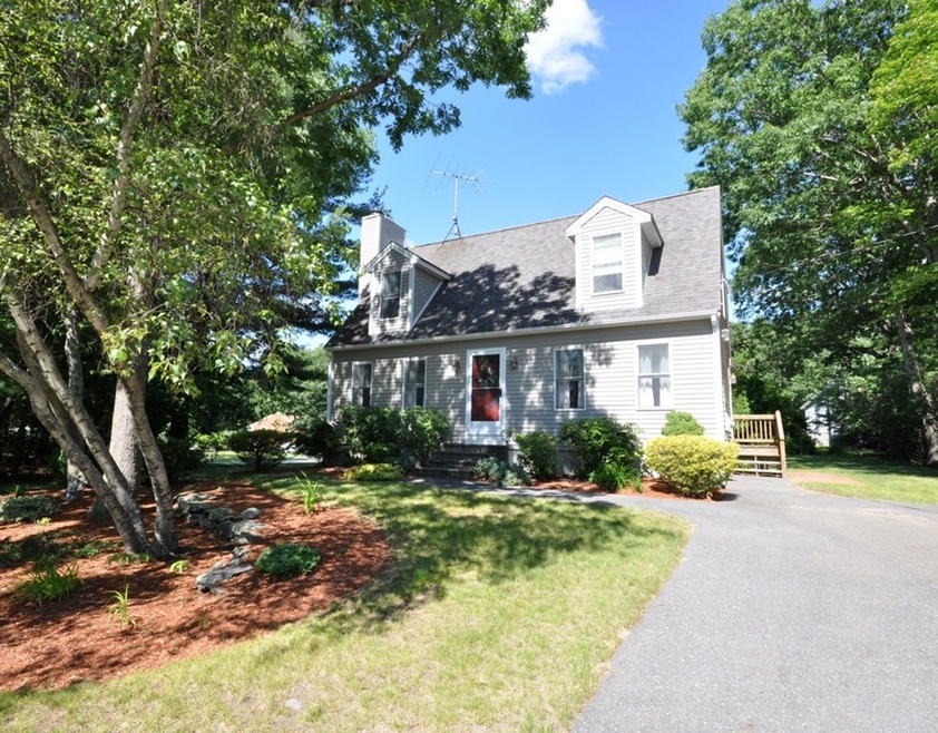 461 Johnny Appleseed Ln, Leominster, MA 01453 - photo 1