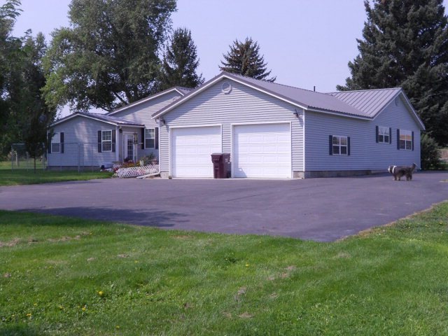 525 N 400 W, Blackfoot, ID 83221 - photo 1